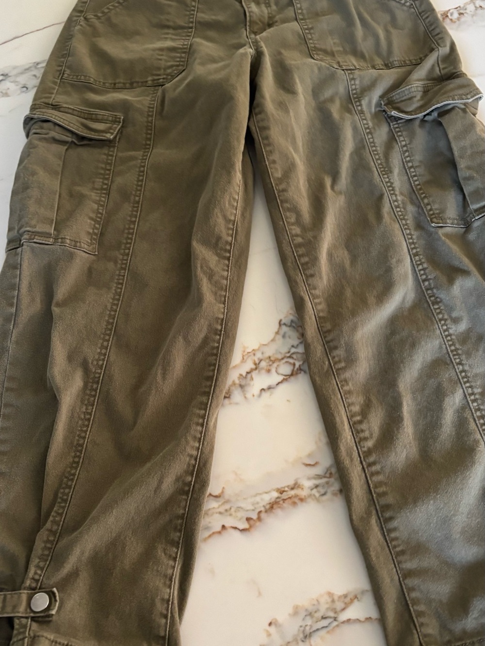 Women’s Cargo Pants in Olive Green